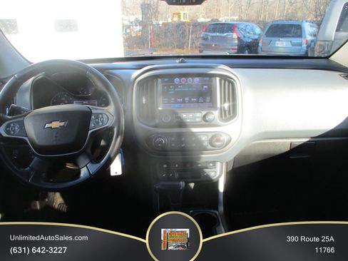 Used 2017 Chevrolet Colorado Z71 AWD/4WD image 9