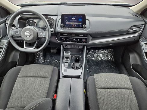 Used 2024 Nissan Rogue SV FWD image 17