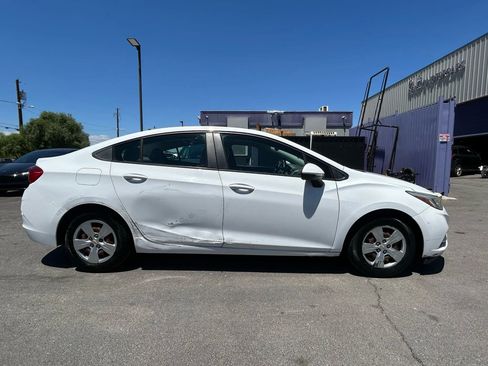 Used 2017 Chevrolet Cruze LS image 4