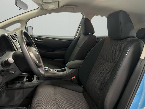 Used 2015 Nissan Leaf S image 28