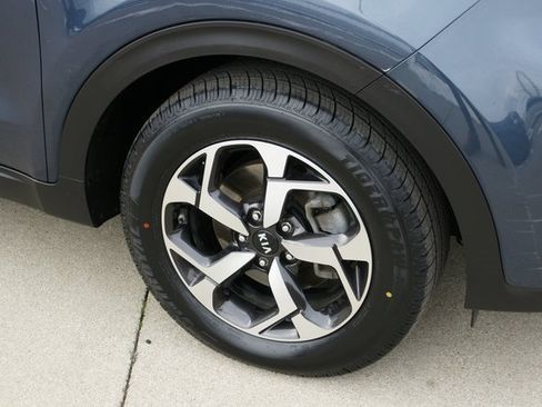 Used 2022 Kia Sportage LX image 8