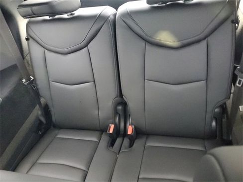 Certified 2024 Cadillac XT6 Luxury image 11