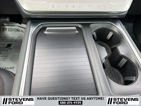 Used 2025 Ford Expedition Active AWD/4WD image 33