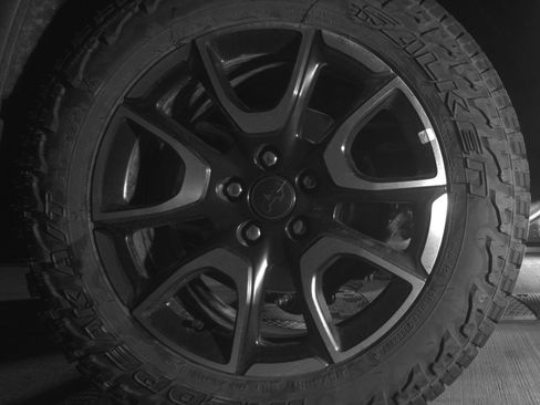 Used 2025 Jeep Compass Trailhawk image 14