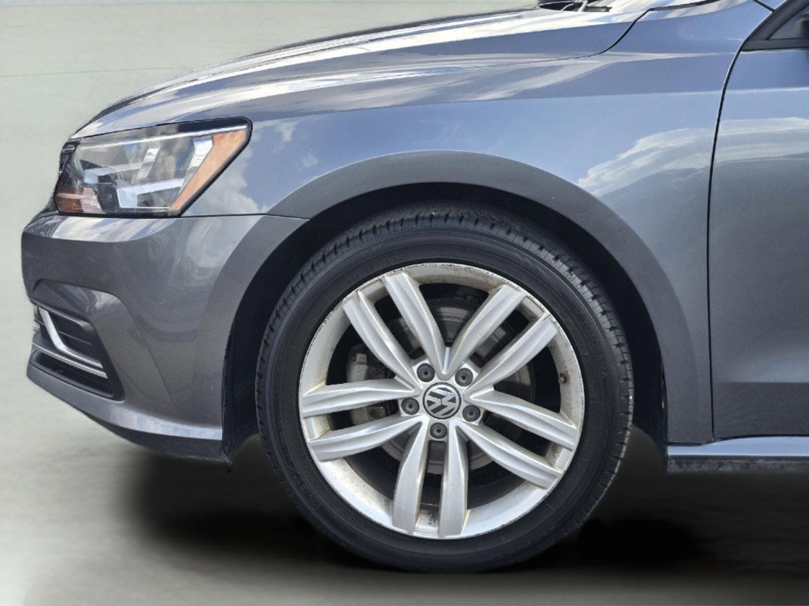 Used 2019 Volkswagen Passat 2.0T Wolfsburg FWD image 6