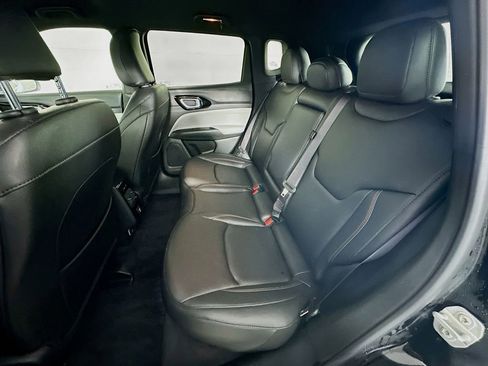 Used 2024 Jeep Compass Limited image 31