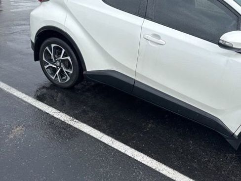 Used 2018 Toyota C-HR XLE FWD image 5