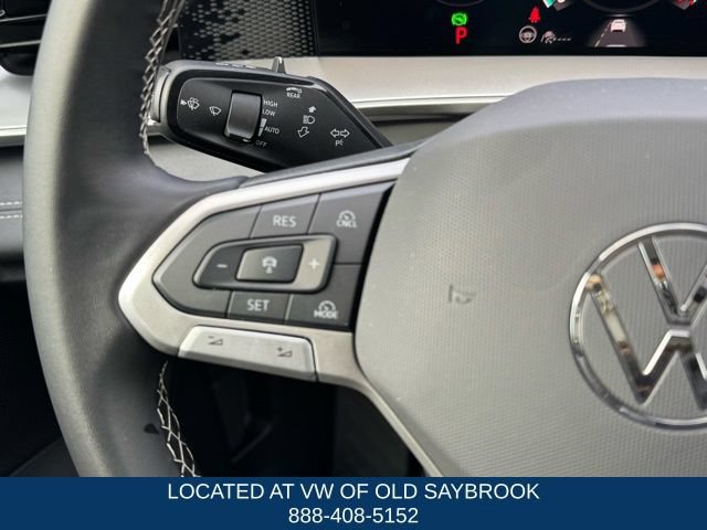 Used 2025 Volkswagen Tiguan SE AWD/4WD image 38