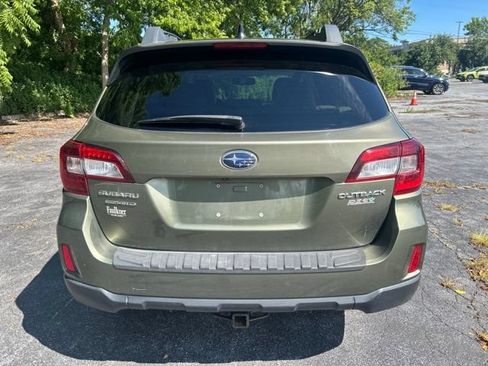 Used 2016 Subaru Outback 2.5i Limited AWD/4WD image 5