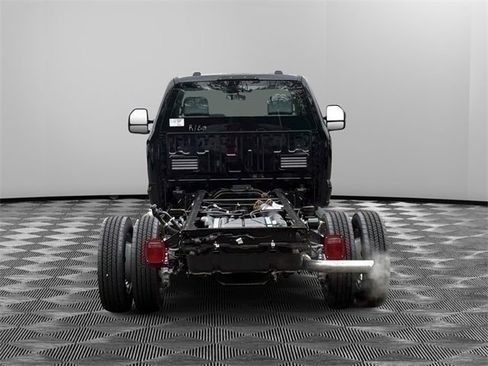 New 2026 Ford F550 4x4 Regular Cab Super Duty w/ XL Chrome Package image 4