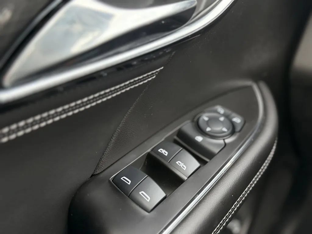 Used 2022 Buick Envision Preferred FWD image 9