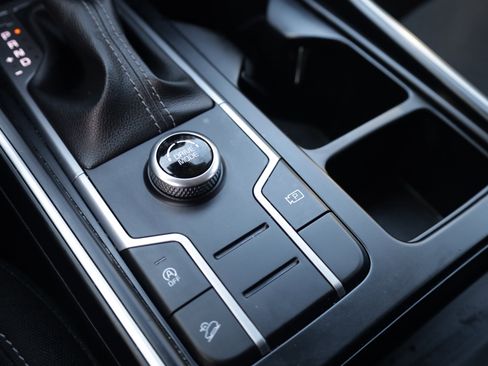 Used 2022 Kia Sorento LX FWD image 11