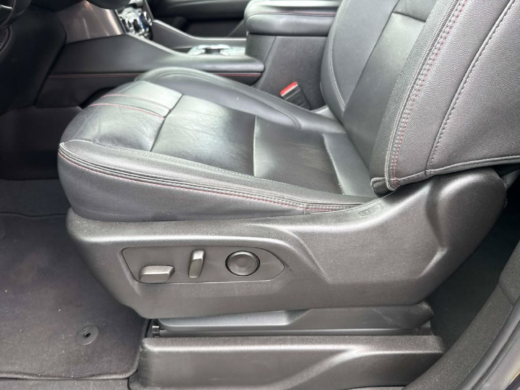 Used 2024 Chevrolet Suburban RST RWD image 18