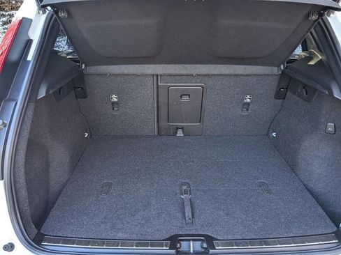 Certified 2023 Volvo XC40 B5 Plus image 29