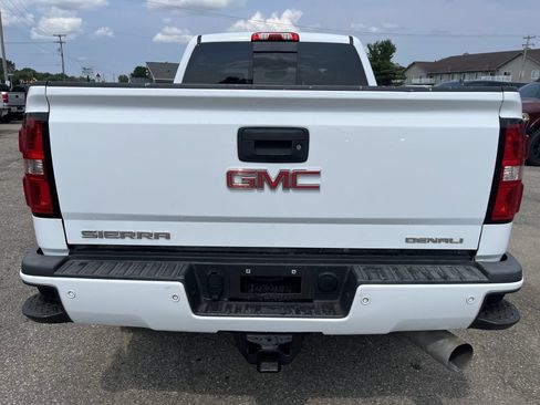 Used 2019 GMC Sierra 2500 Denali w/ Duramax Plus Package AWD/4WD image 7