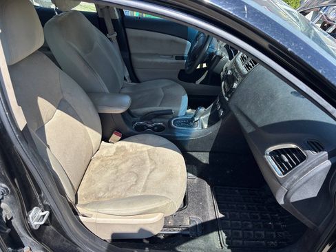 Used 2011 Dodge Avenger Express FWD image 12