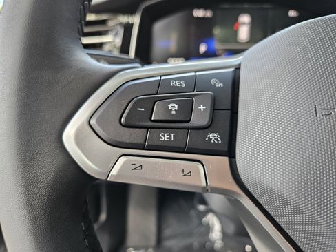 New 2025 Volkswagen Jetta SE image 30