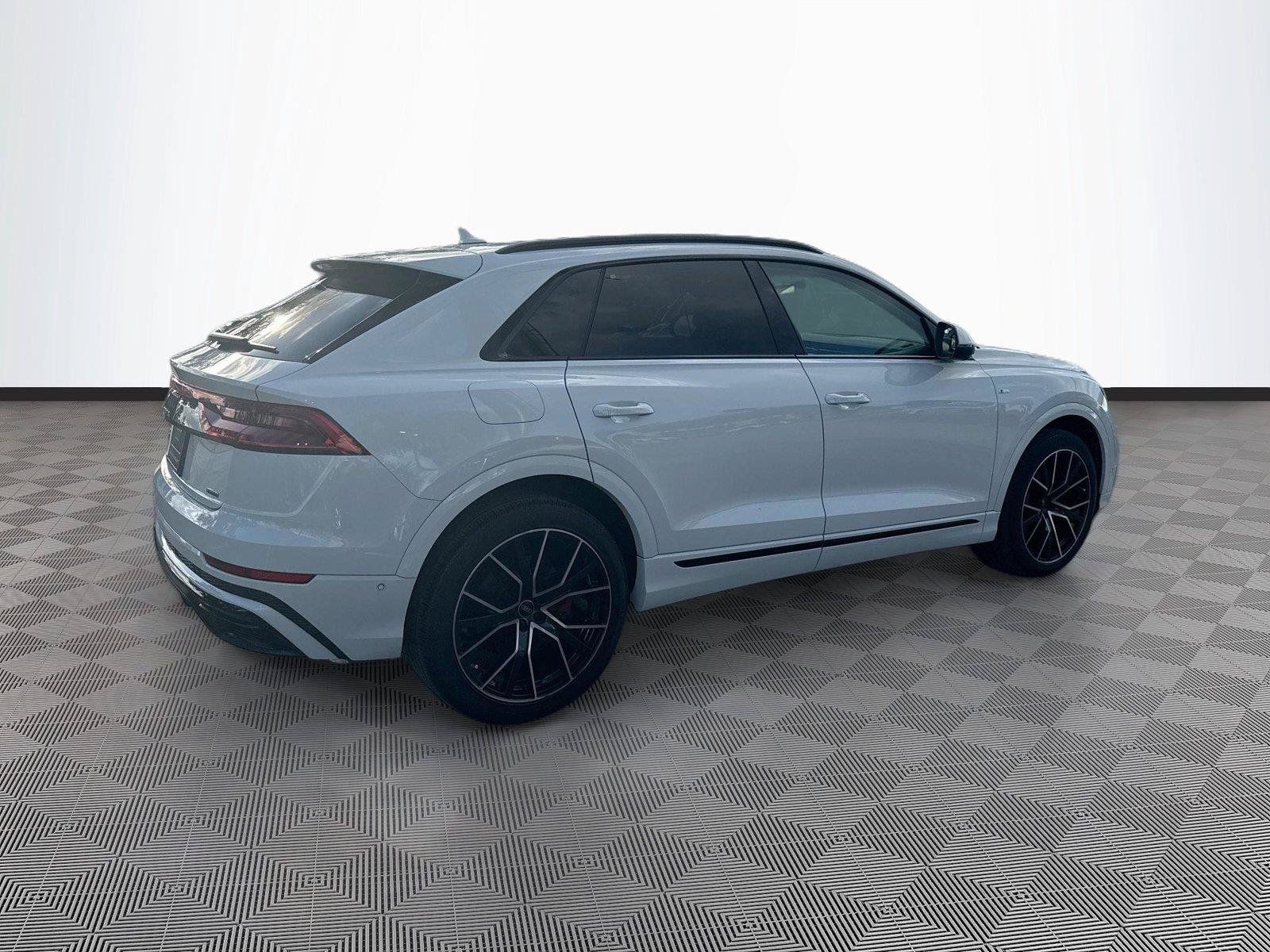 Used 2023 Audi Q8 Prestige AWD/4WD image 7