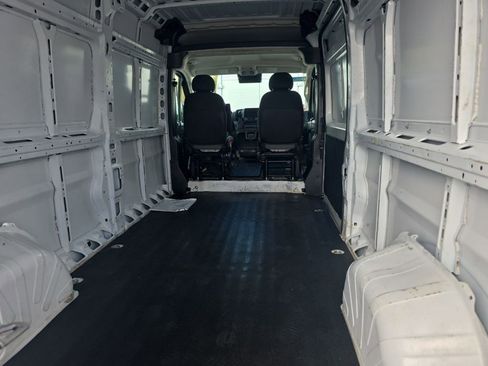 Used 2025 RAM ProMaster 2500 w/ Convenience Group image 4