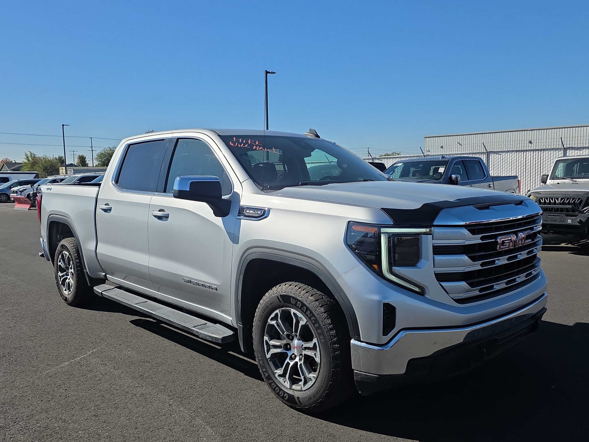 Used 2022 GMC Sierra 1500 SLE AWD/4WD image 1