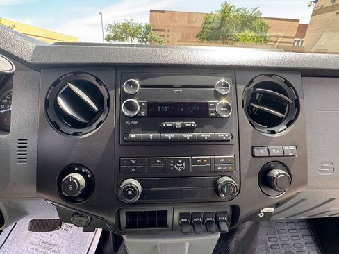 Used 2016 Ford F250 XL w/ Power Equipment Group AWD/4WD image 26