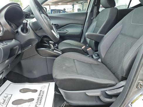 Used 2019 Nissan Kicks S FWD image 12