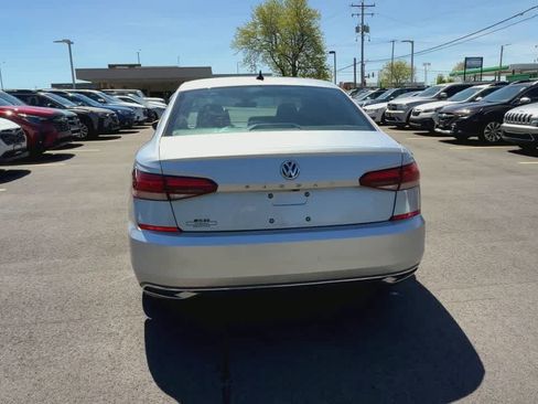 Used 2020 Volkswagen Passat 2.0T SE FWD image 7