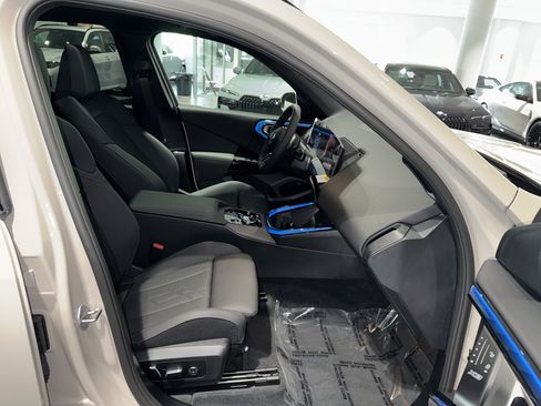 New 2026 BMW X3 xDrive30i w/ M Sport Package AWD/4WD image 9