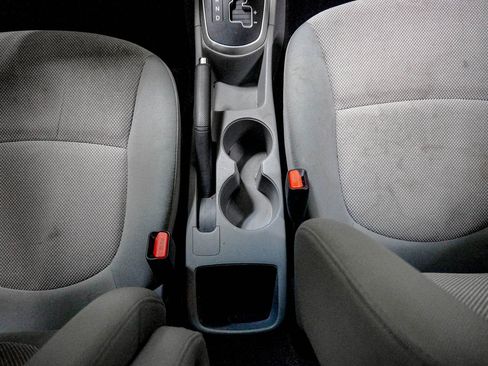 Used 2013 Hyundai Accent GLS image 28