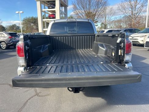 Used 2023 Toyota Tacoma TRD Sport image 8