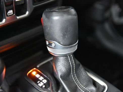 Used 2021 Jeep Wrangler Unlimited Sahara image 38