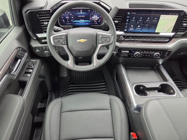 New 2026 Chevrolet Silverado 2500 LTZ w/ LTZ Premium Package AWD/4WD image 10
