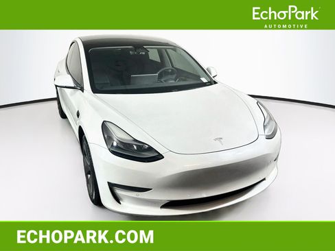 Used 2021 Tesla Model 3 Standard Range Plus RWD image 1