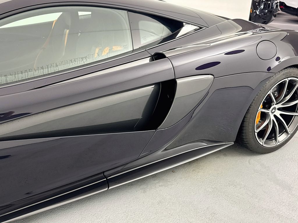 Used 2019 McLaren 570S Coupe RWD image 26