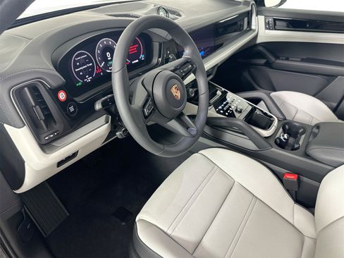 New 2026 Porsche Cayenne E-Hybrid Coupe image 4