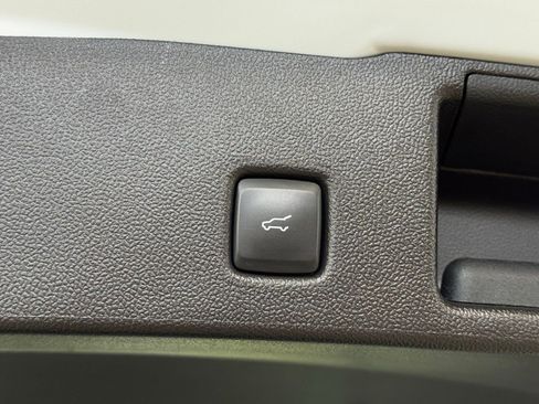 Used 2025 Ford Escape Platinum image 41