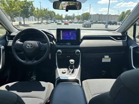 Certified 2025 Toyota RAV4 LE AWD/4WD image 29