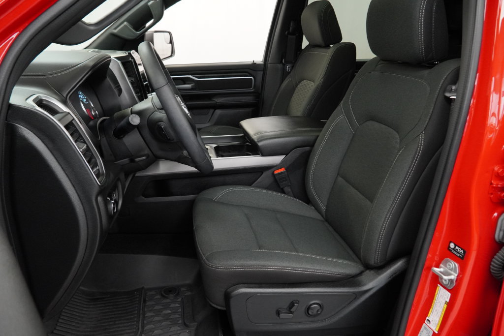 Used 2025 RAM 1500 Big Horn AWD/4WD image 3
