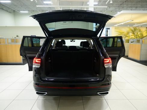 Used 2021 Volkswagen Atlas SE image 17