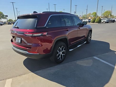 Used 2025 Jeep Grand Cherokee Limited image 6