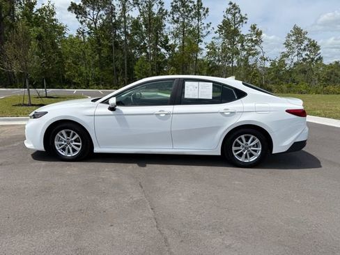 Used 2026 Toyota Camry LE image 2
