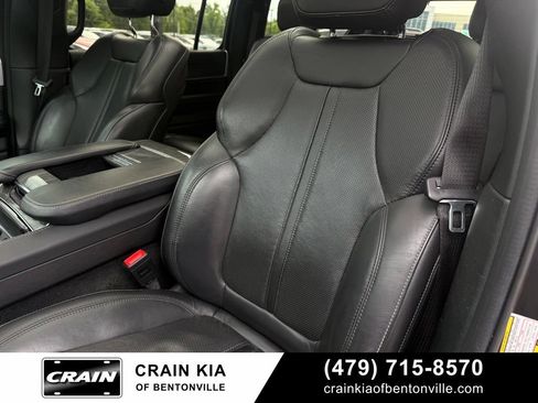 Used 2022 Jeep Wagoneer Series III w/ Premium Group I AWD/4WD image 22