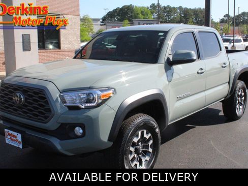 Used 2022 Toyota Tacoma TRD Off-Road AWD/4WD image 1