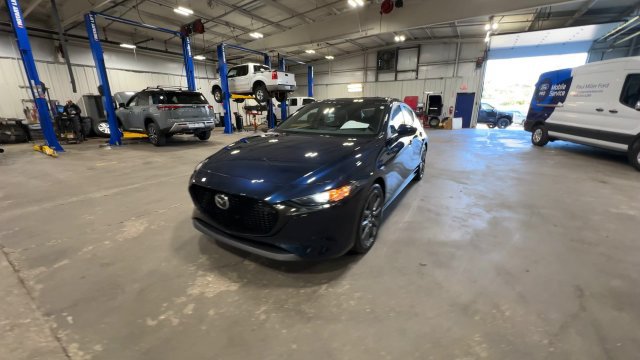 Used 2023 MAZDA MAZDA3 s FWD image 4
