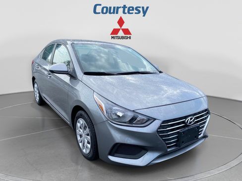 Used 2021 Hyundai Accent SE FWD image 6
