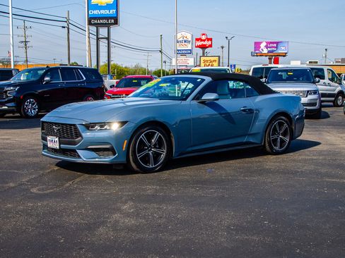 Used 2024 Ford Mustang Premium RWD image 3