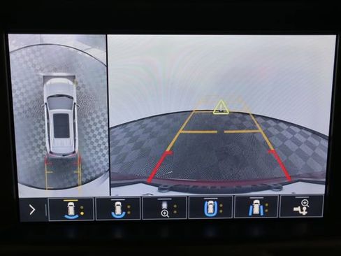 Used 2019 GMC Terrain Denali w/ Advanced Safety Package image 18