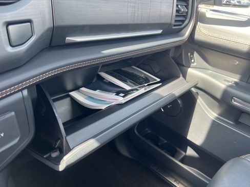 Certified 2022 Ford Expedition Platinum image 21