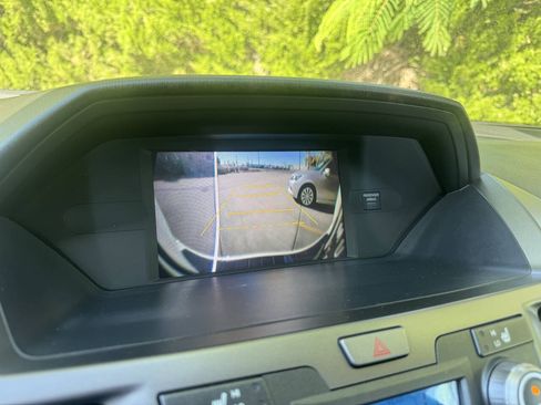 Used 2013 Honda Odyssey Touring Elite image 19