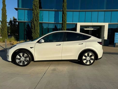 Used 2023 Tesla Model Y Long Range AWD/4WD image 6